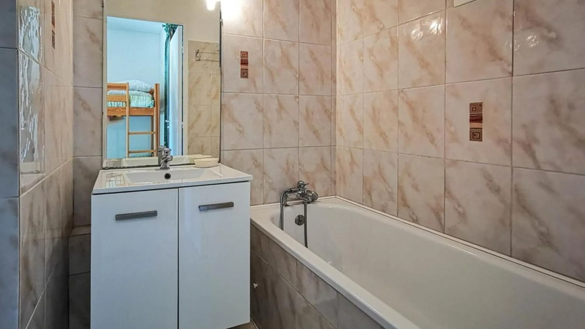 Studio Calme Au Lavandou, 500M Plage, Piscine, Parking, Clim, Terrasse Privative, 4 Couchages - Fr-1-803-7 Le Lavandou Apartment